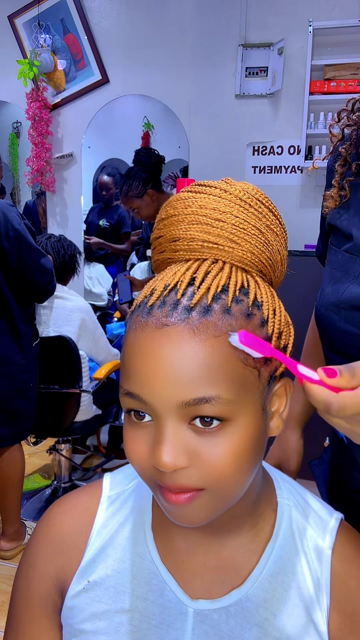 @VIP QUEENS SALON