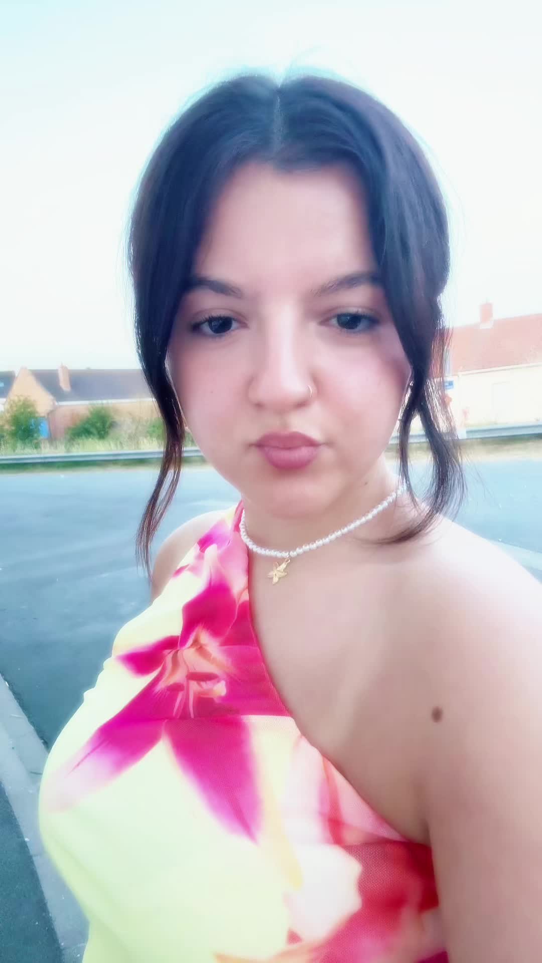 @Zey