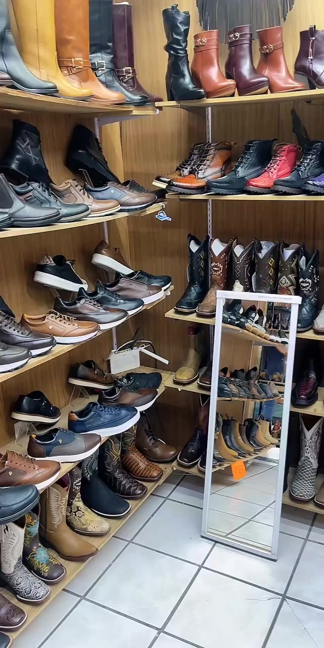 @Luxy Zapaterias