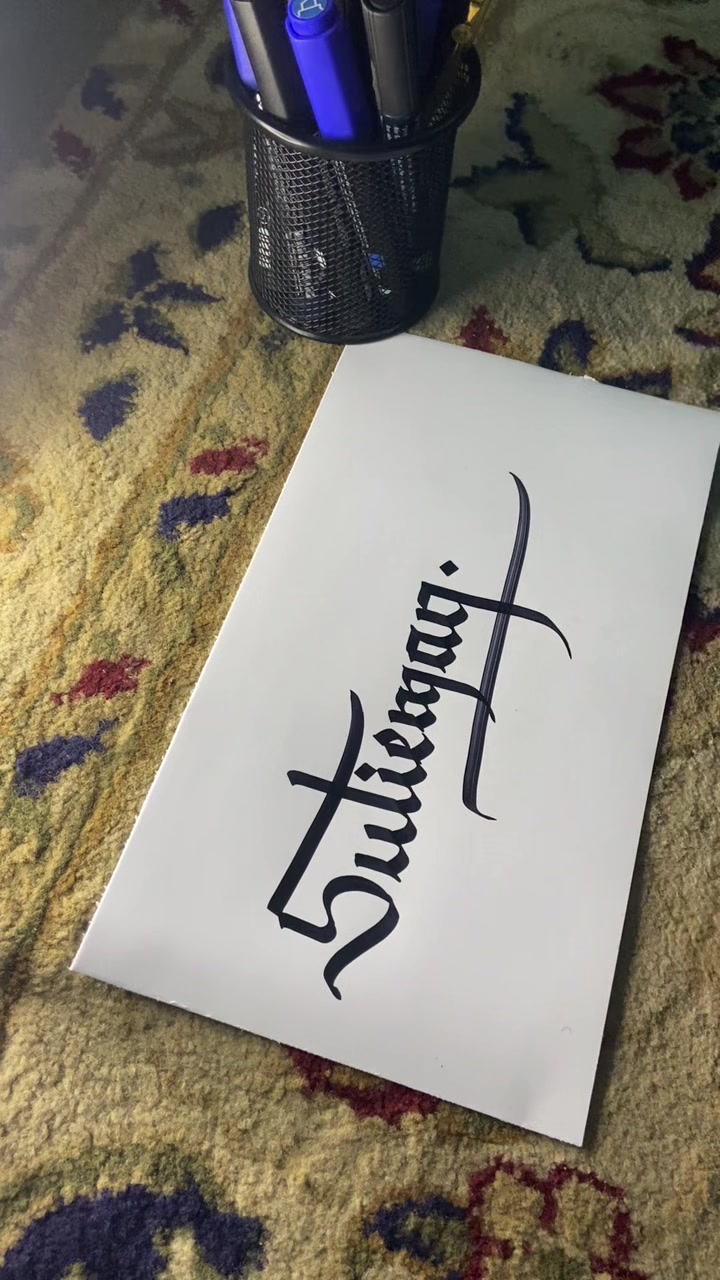 @𝗙.𝗗𝗘𝗦𝗦𝗜𝗚𝗡𝗦🖋️