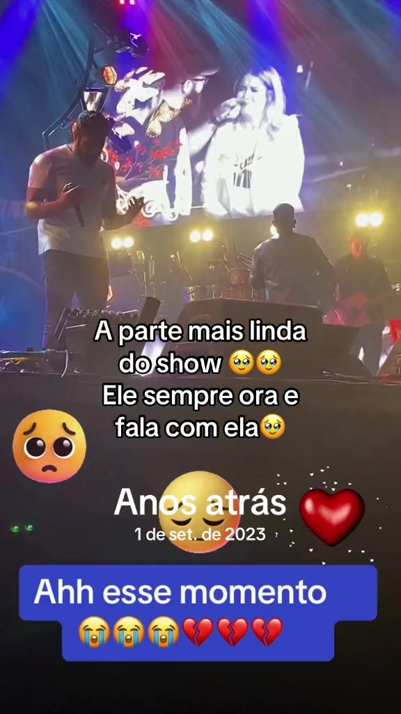 @M&ocirc;nica