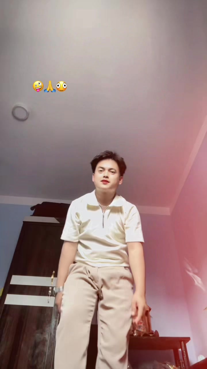 @बिपिन थापा  🕊️✨