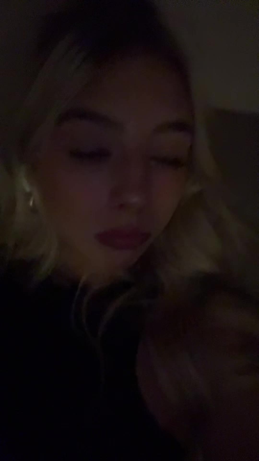 @bella