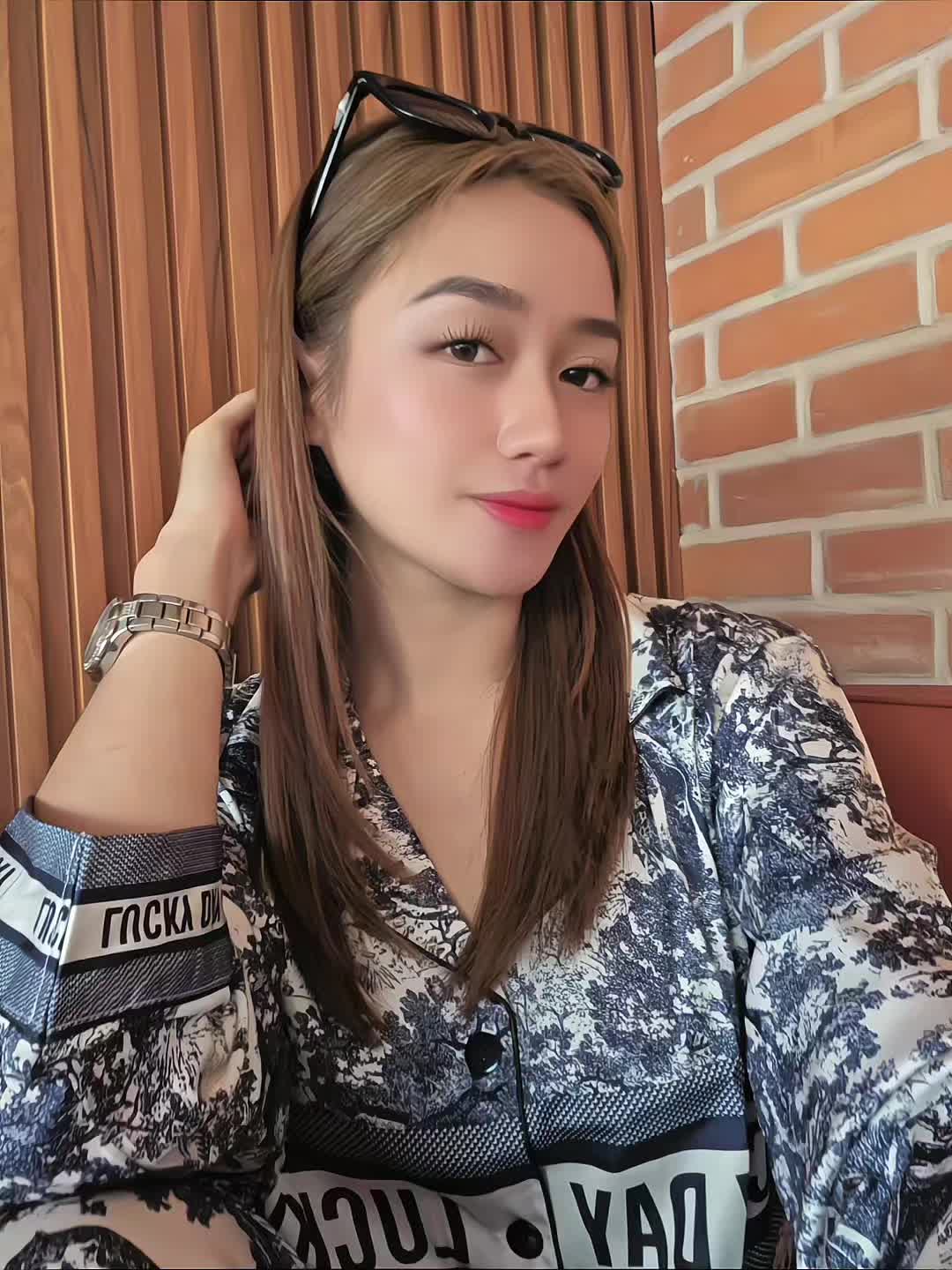@Ella