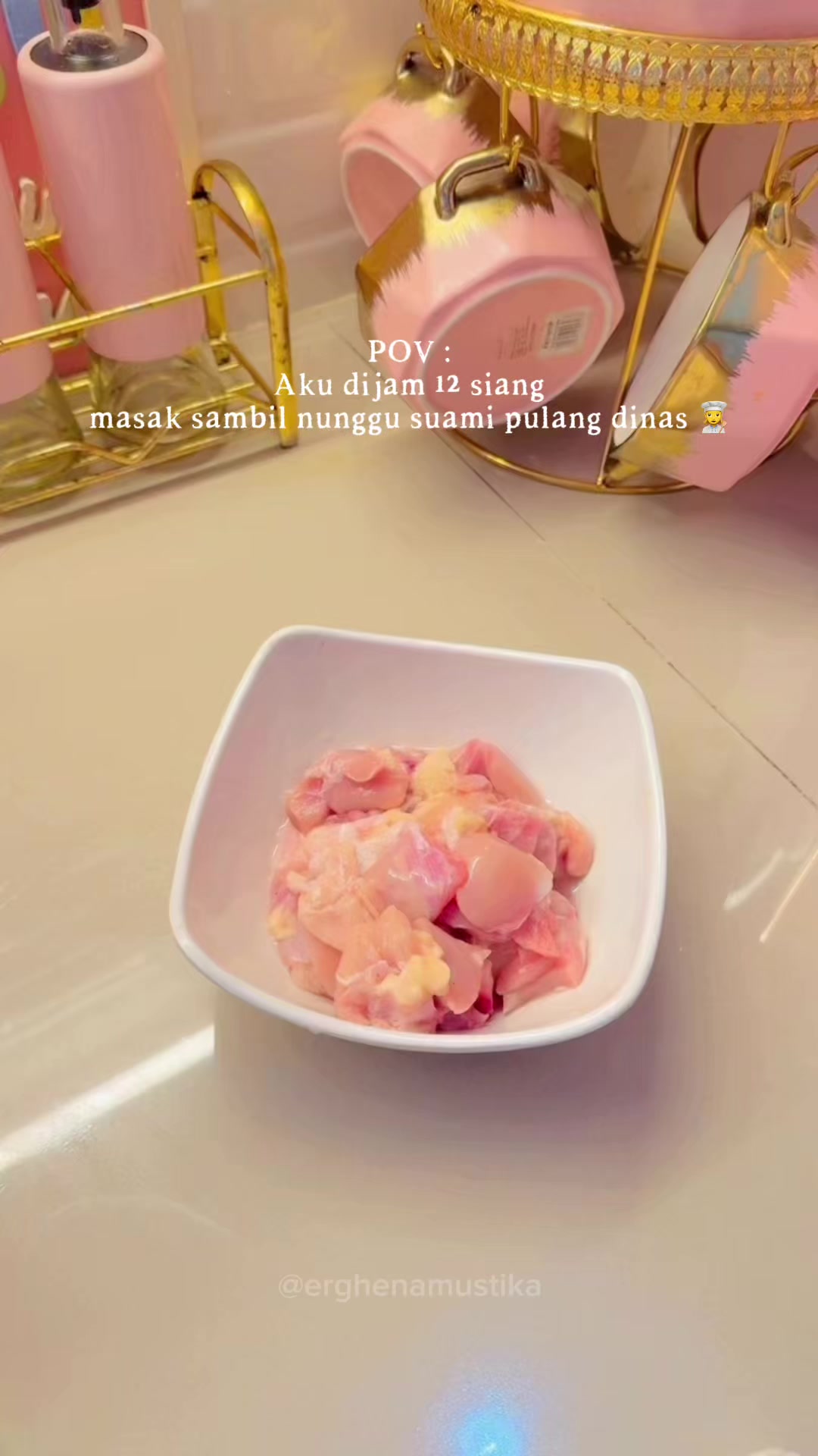 @IG : @erghenamustika