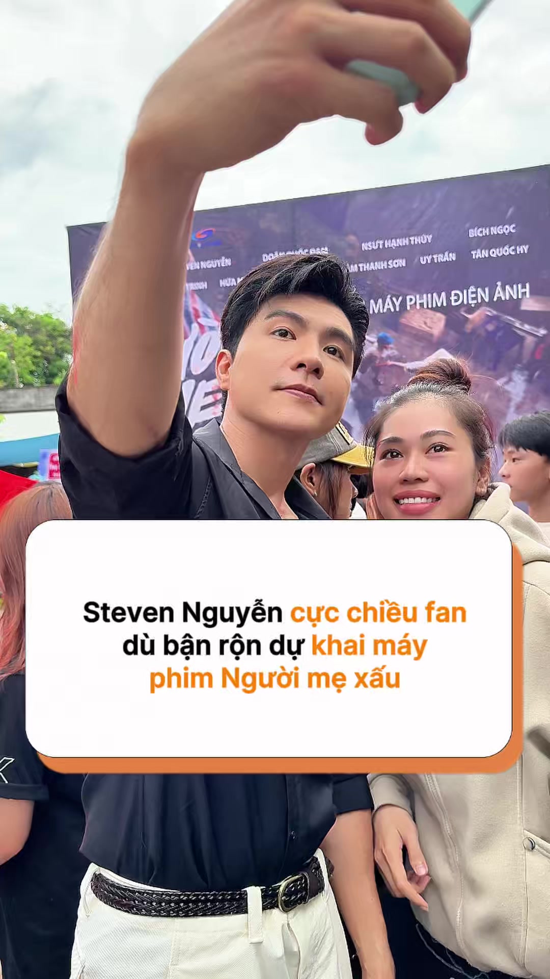 @H&oacute;ng Showbiz Việt