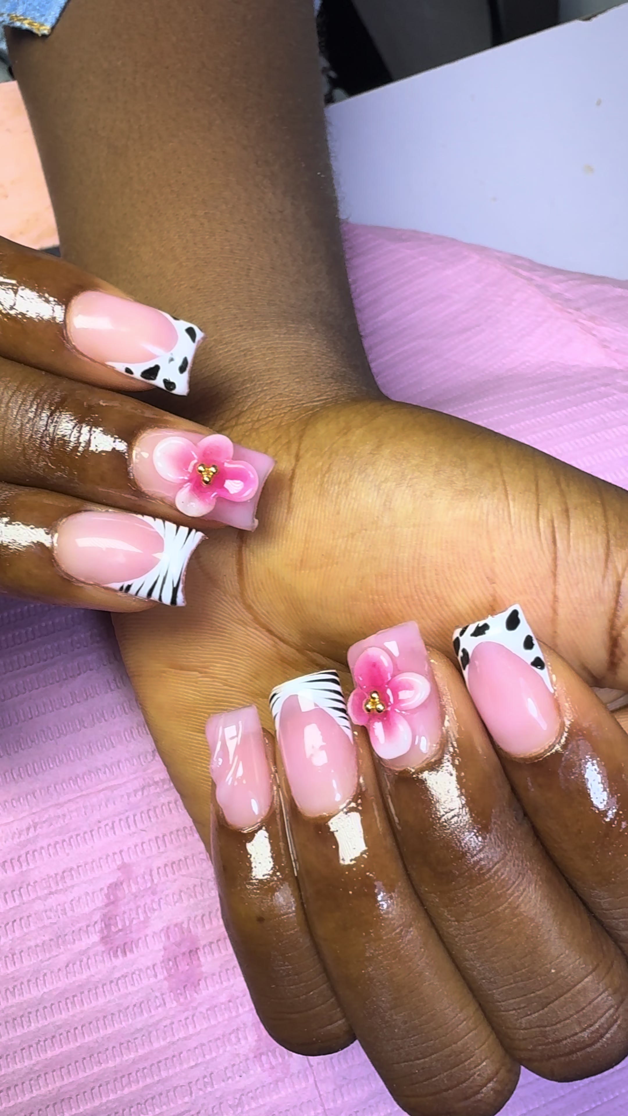@ENUGU NAIL / CLUSTER LASH TECH