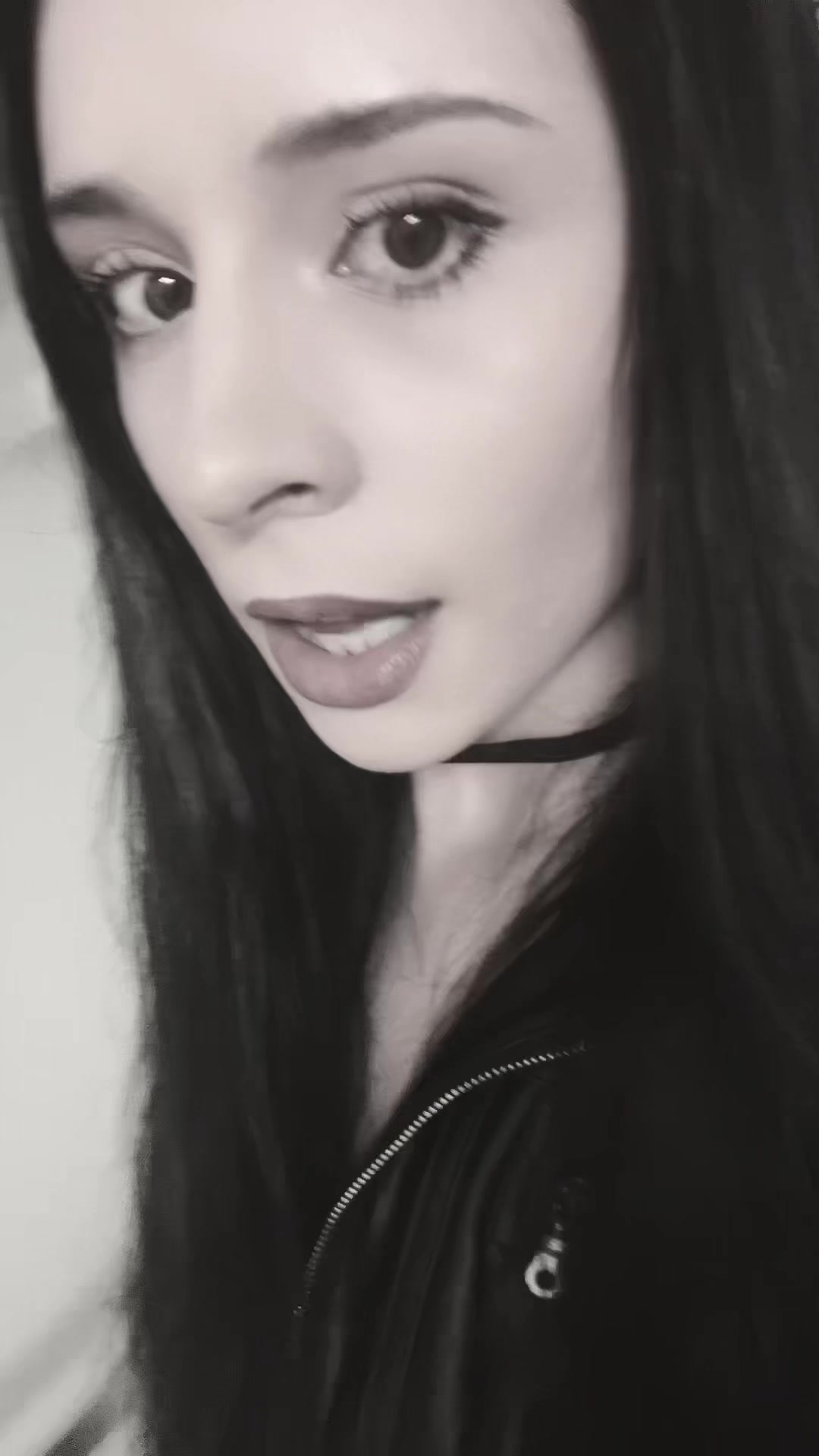 @✱