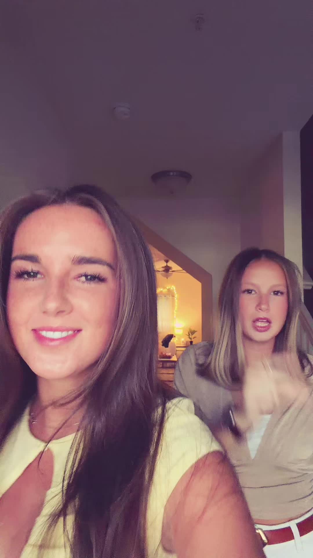 @CAROLINE DAY💿