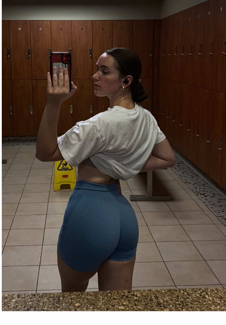 @laurenbeth 🤱🏻🏋🏻♀️📚