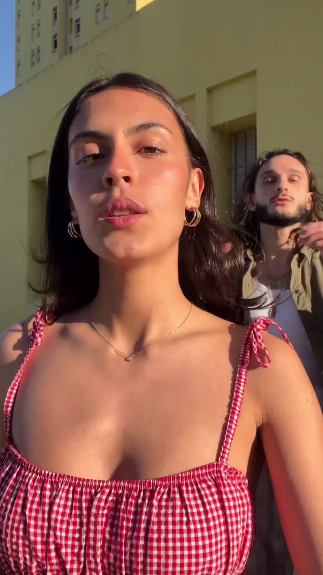 @mia.benita