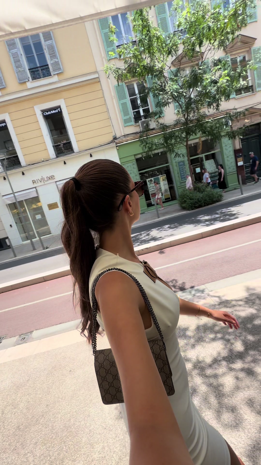 @leni_pntr