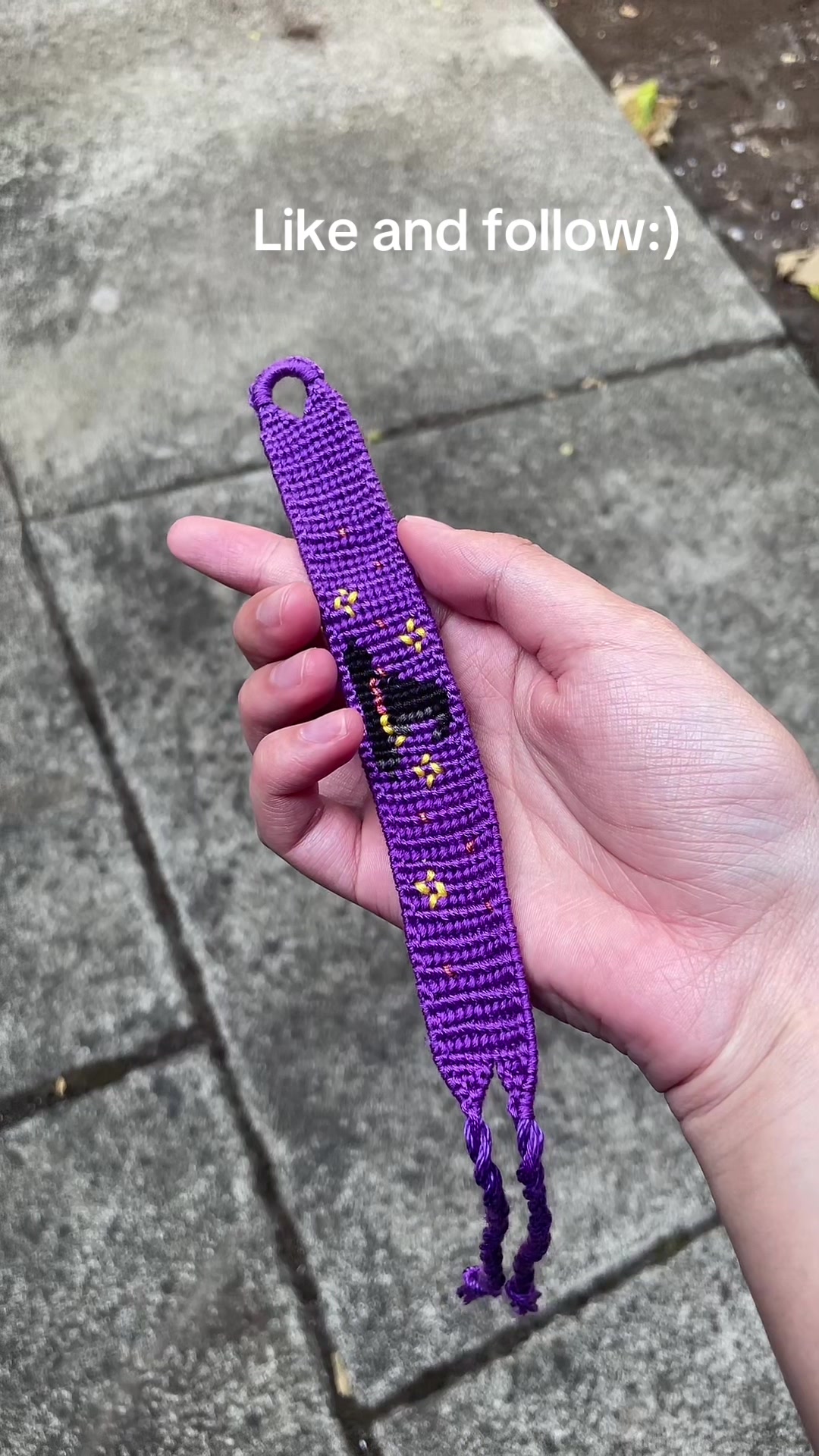 @BreezyKnots