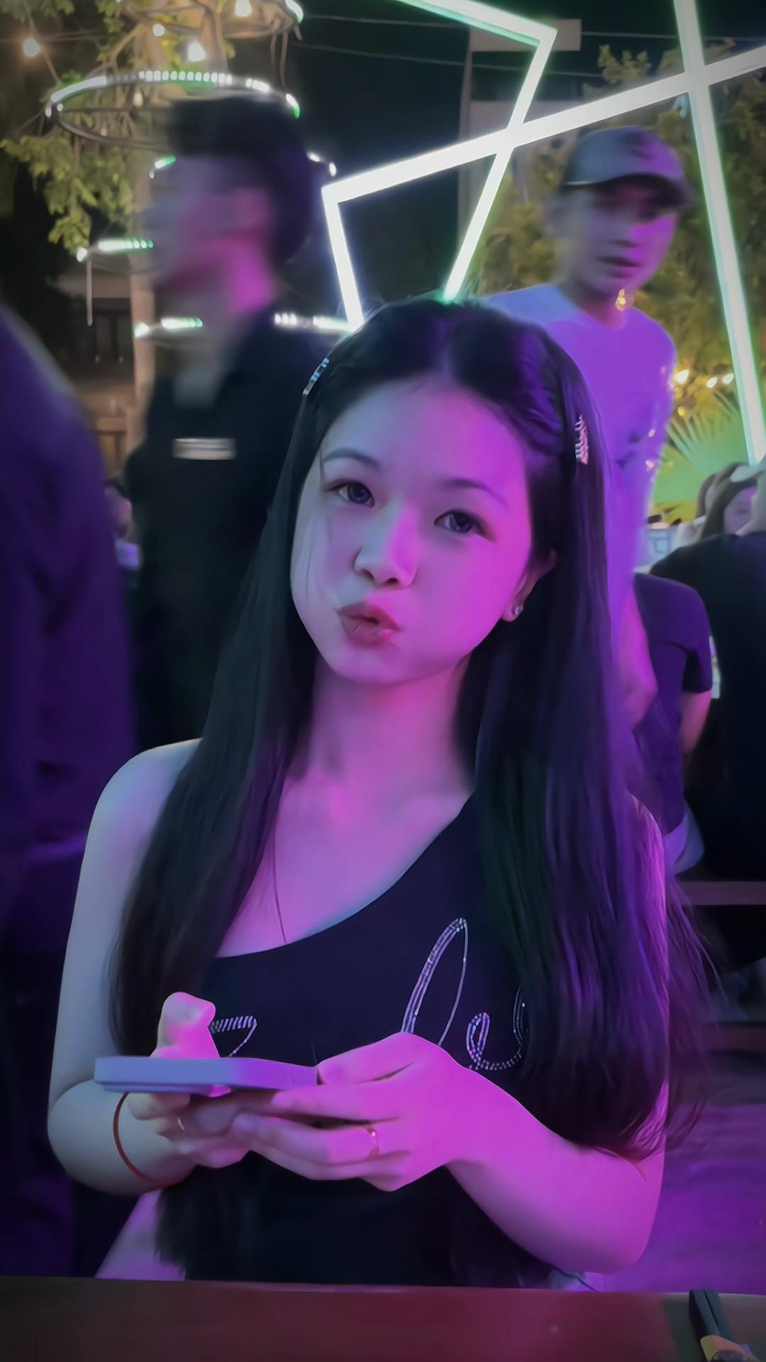 @𝕋𝕙𝕒𝕟𝕙 𝕍𝕪