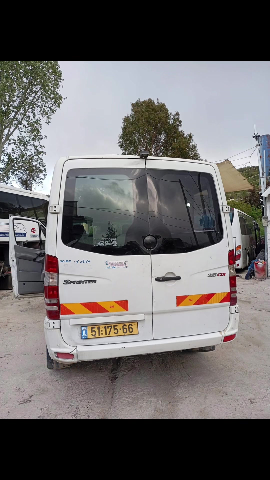 @מוסך וחלקי חילוף לאוטובוסים