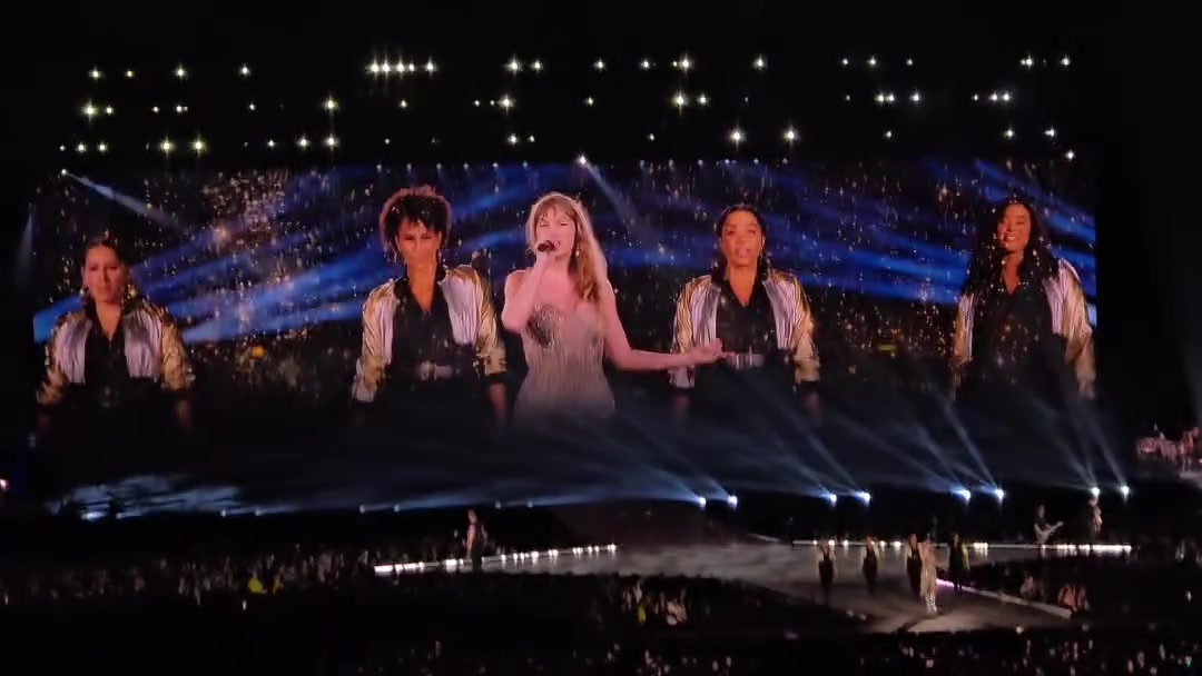 @𓂃꙳⋆videos from the eras tour