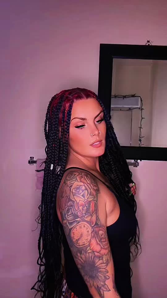@GreenEyeBarbiie