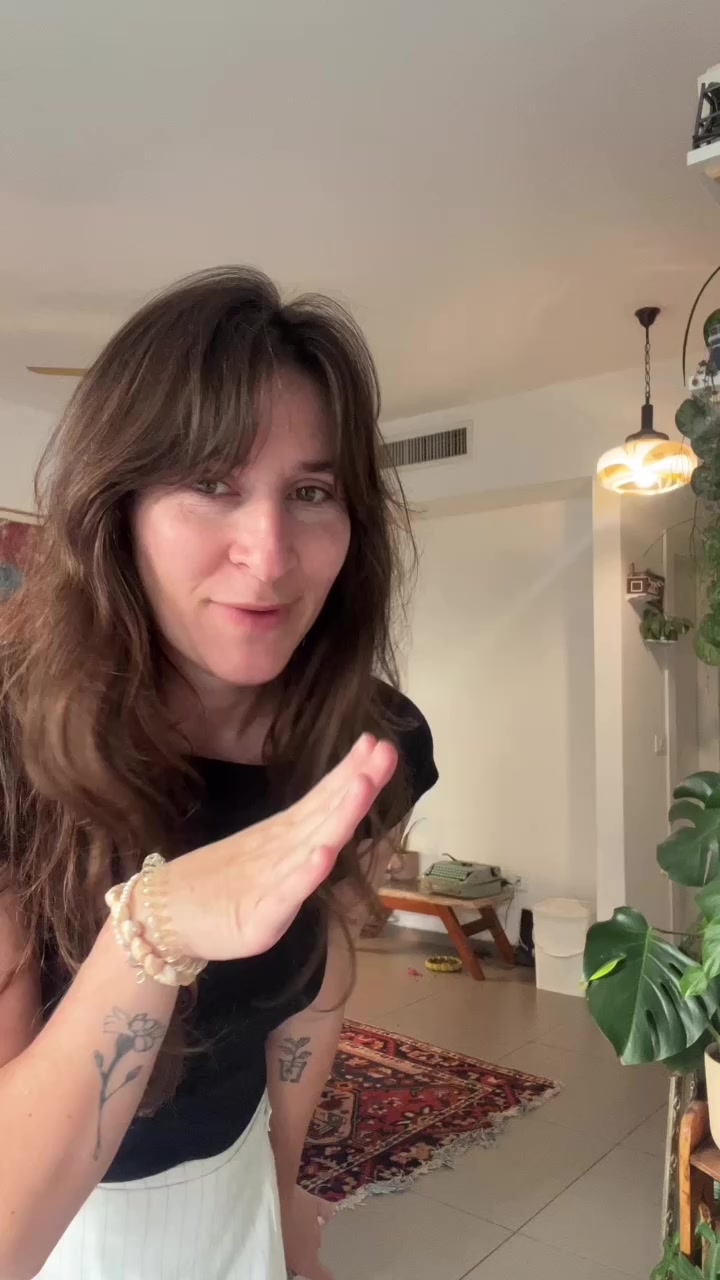 @מירב מלכת הזבל והעציצים