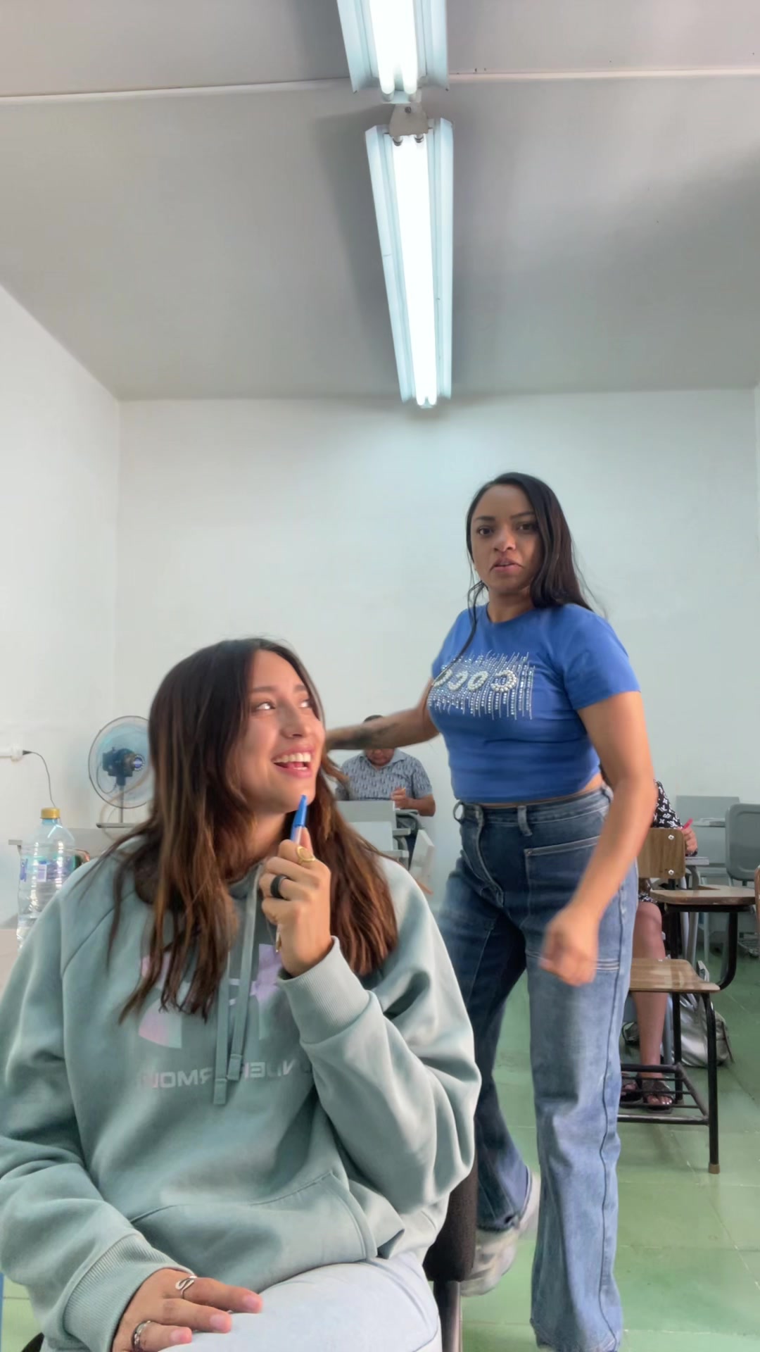 @Valeria✨