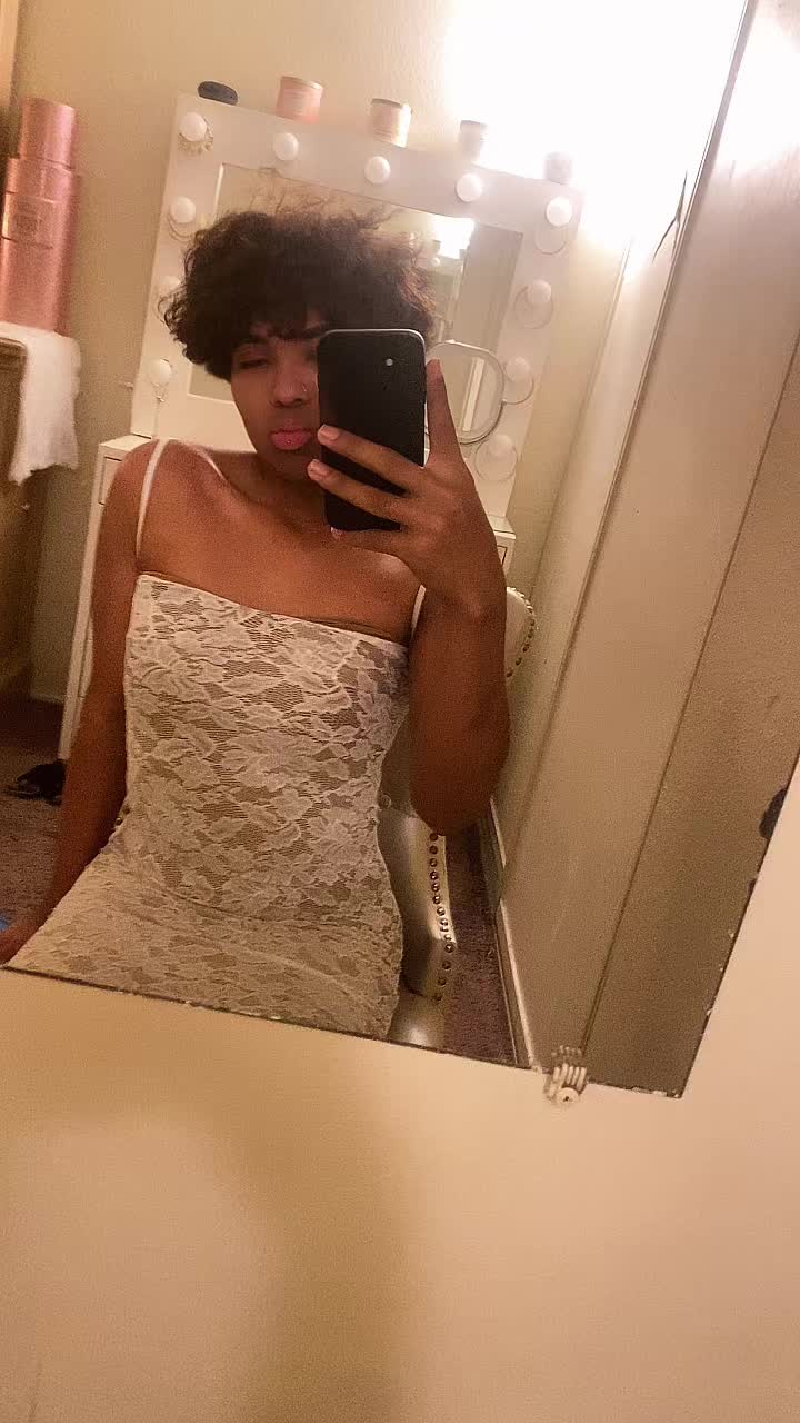 @queenbee💝