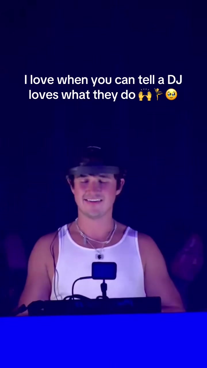 @EDMMM 🕺