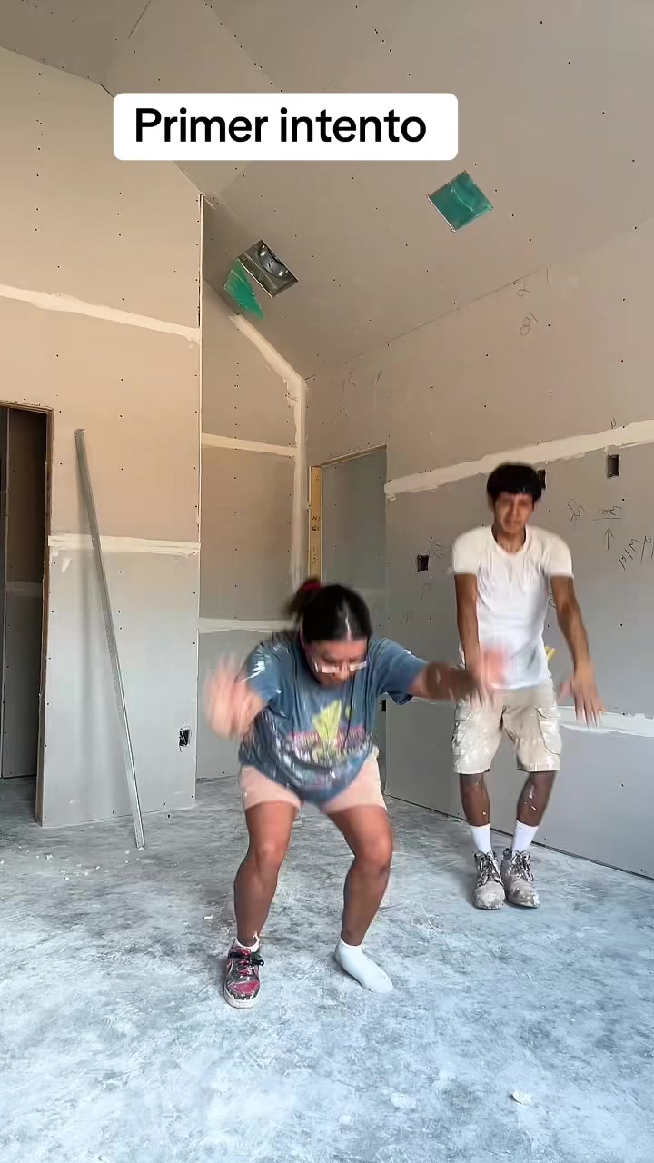 @lalalopez
