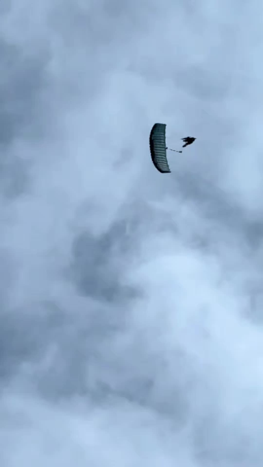 @SKY DIVING 🤿