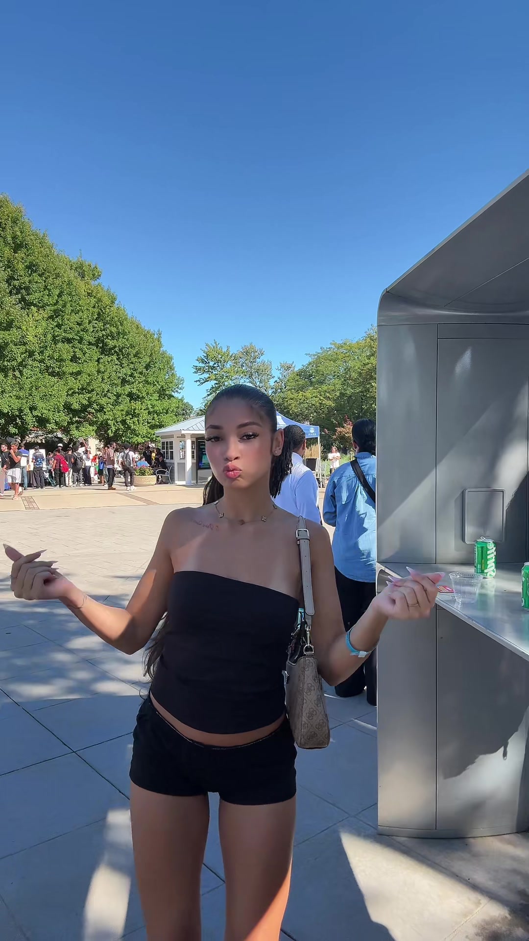@aravely_