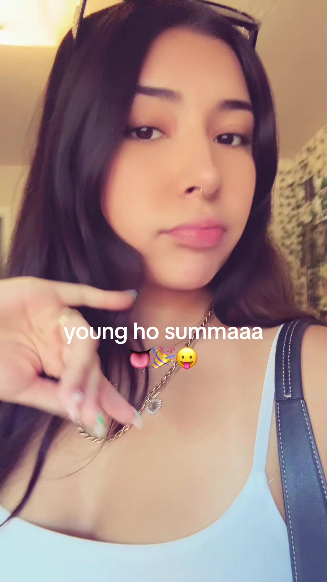 @🧟&zwj;♀️