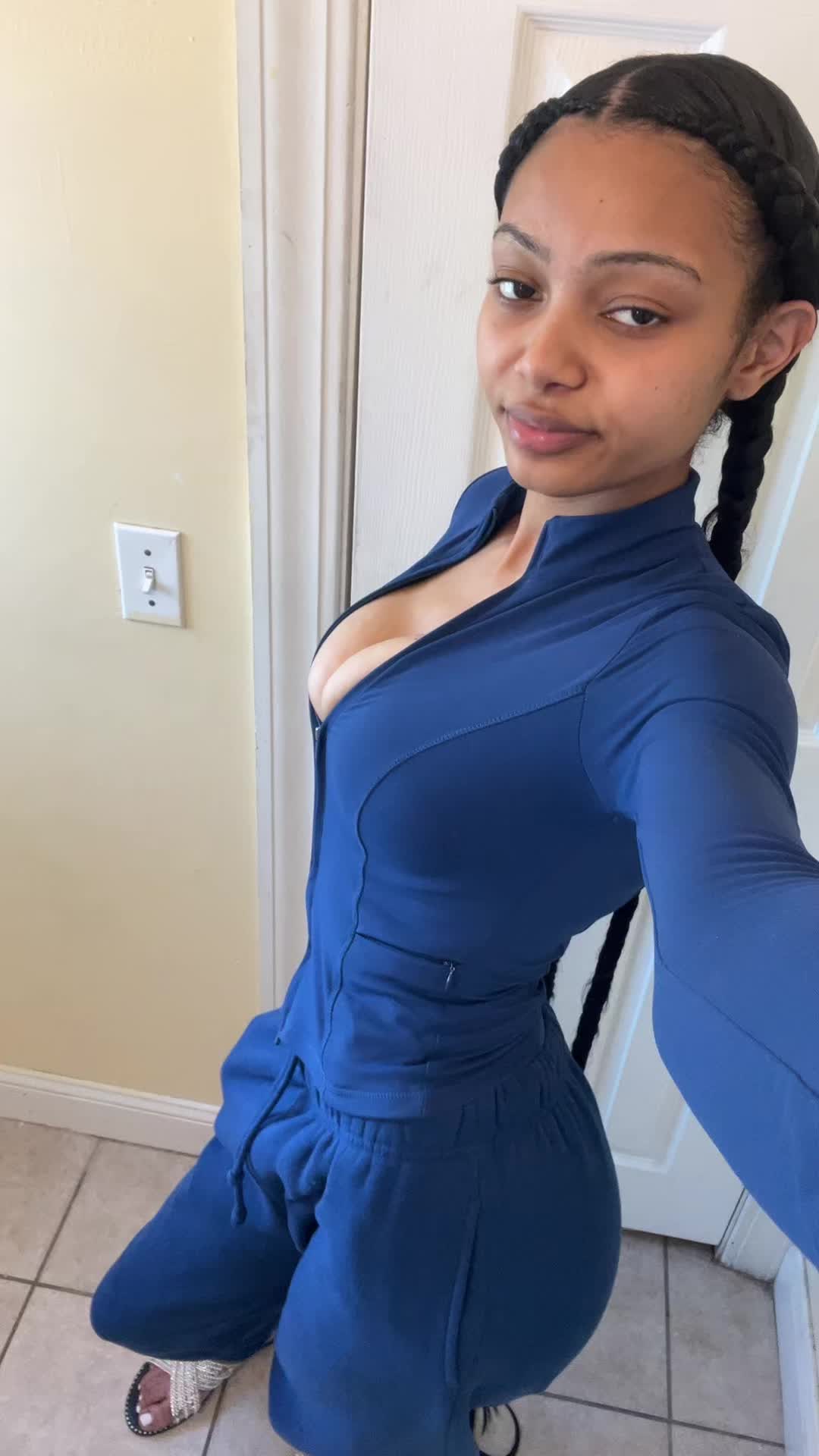 @️