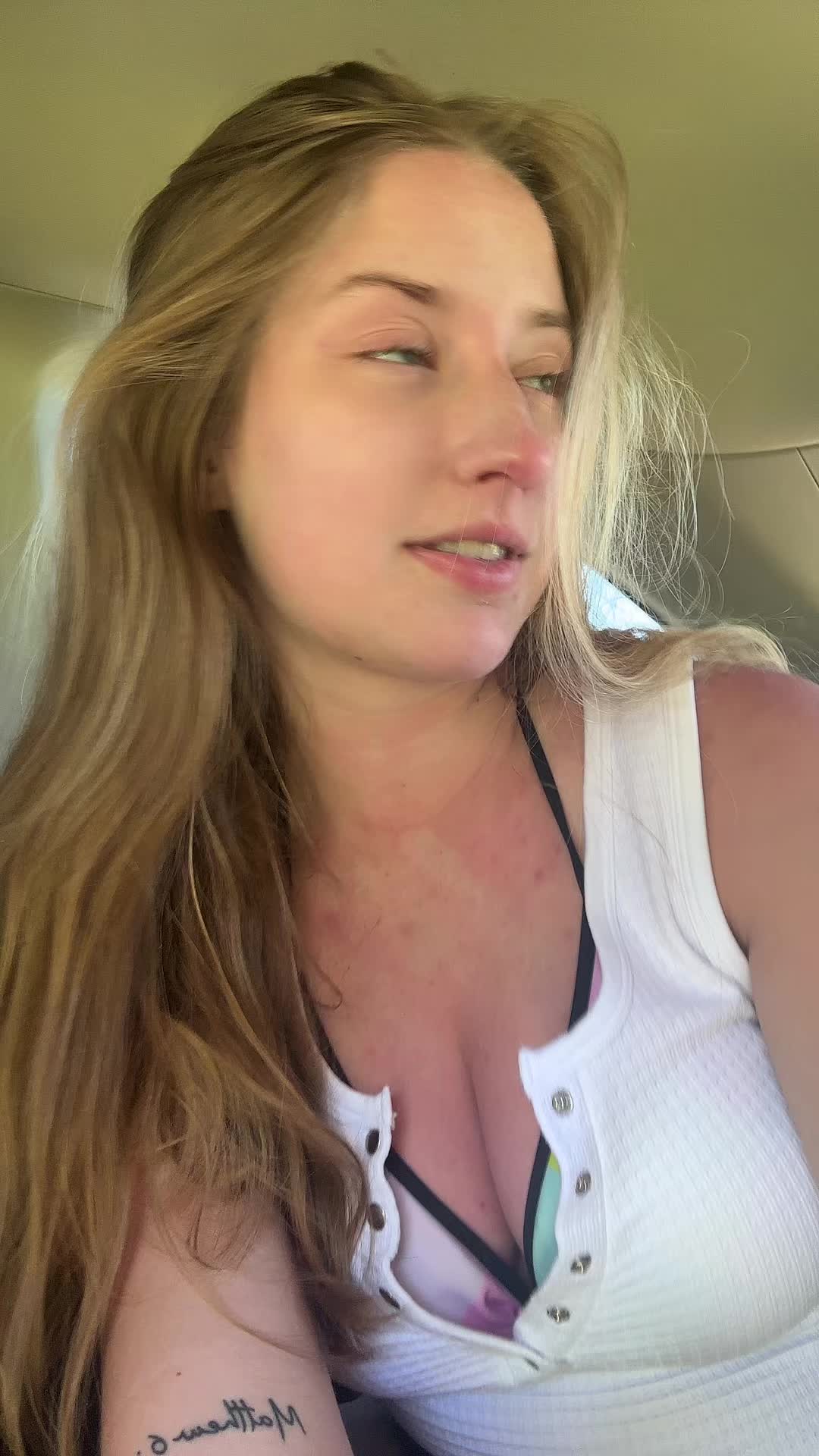 @️😜💗💋🤗👸🏼👱&zwj;♀️😻🎊