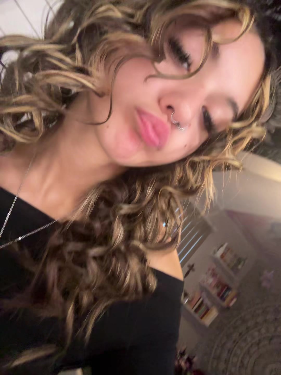 @️
