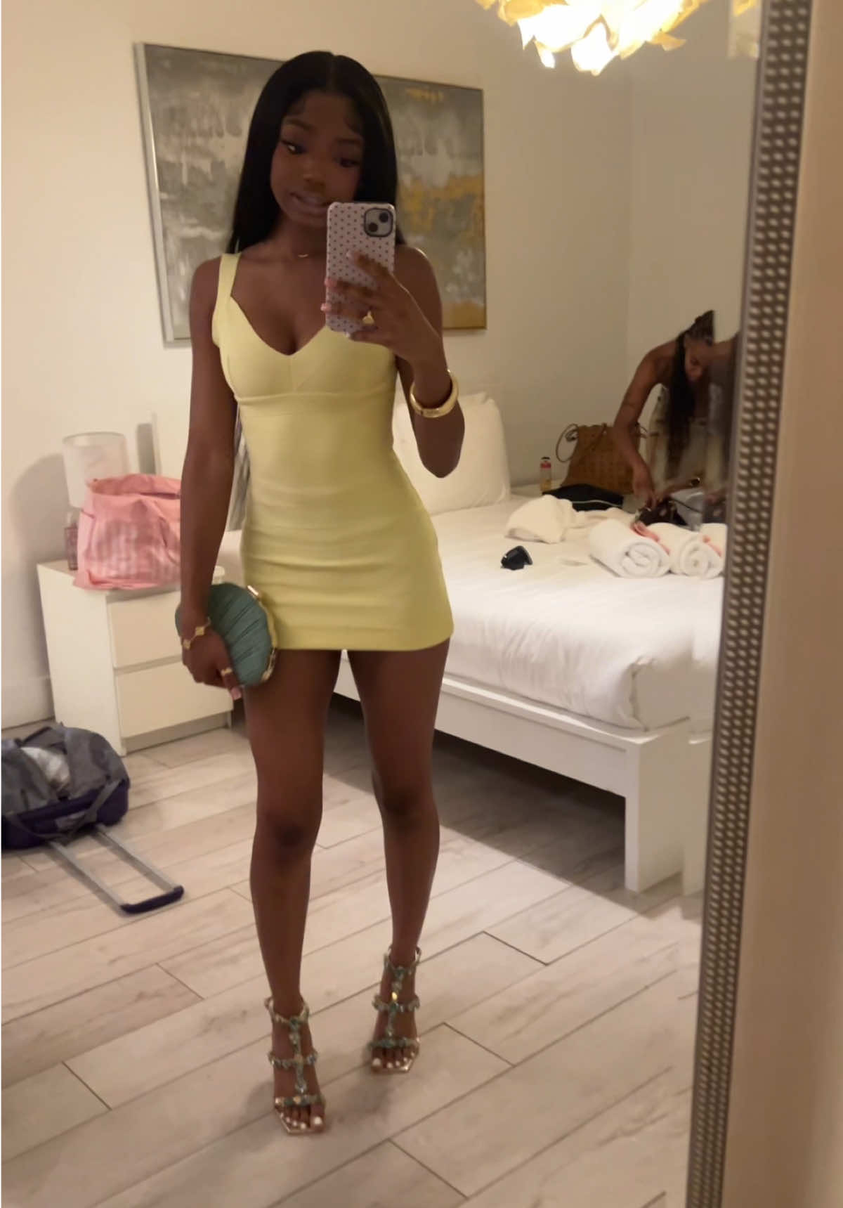 @breeaamoyri