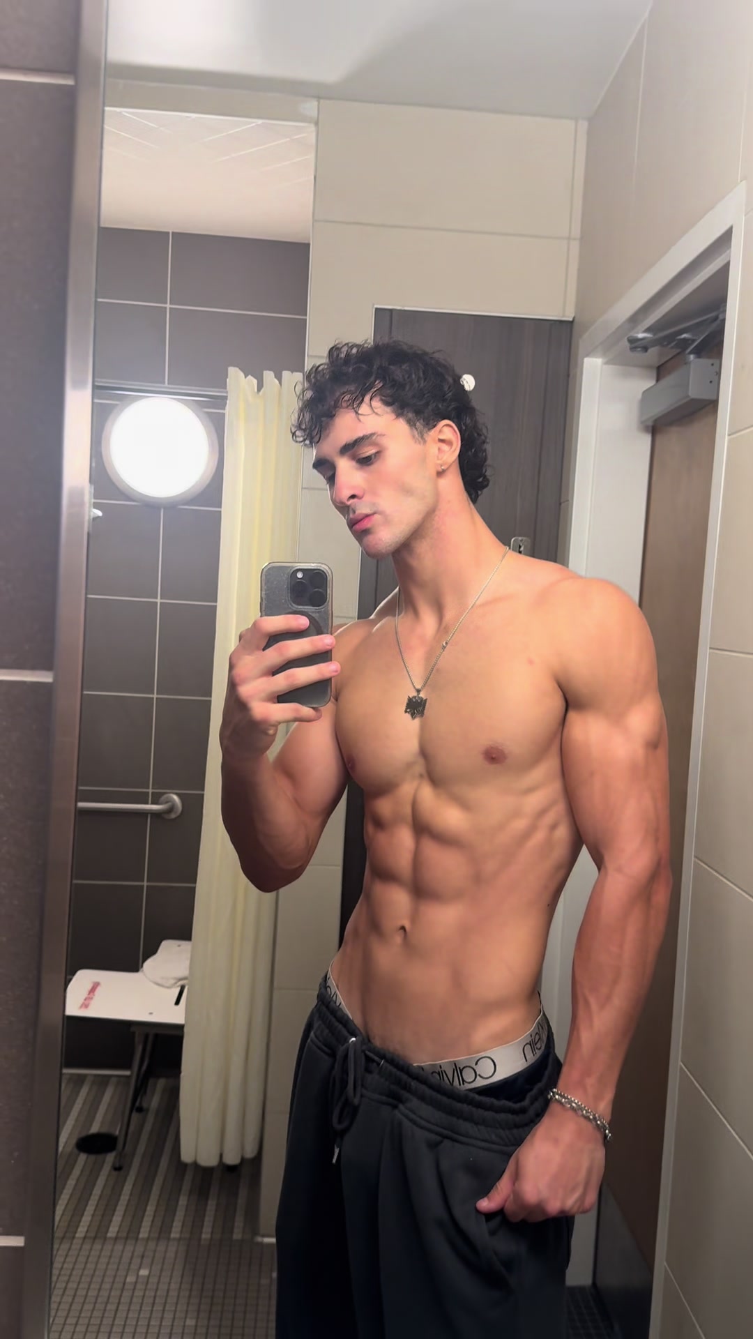 @arifsherifi_