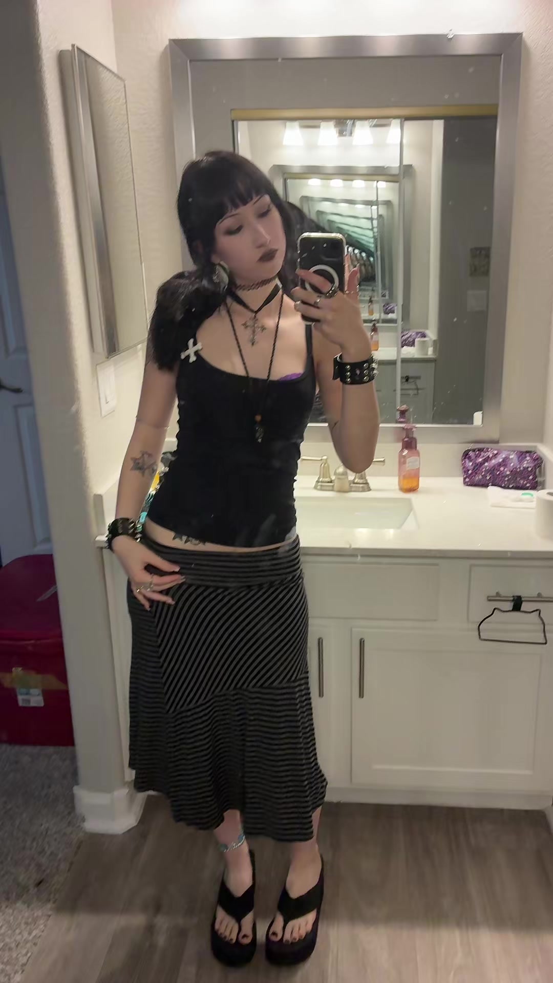 @<8