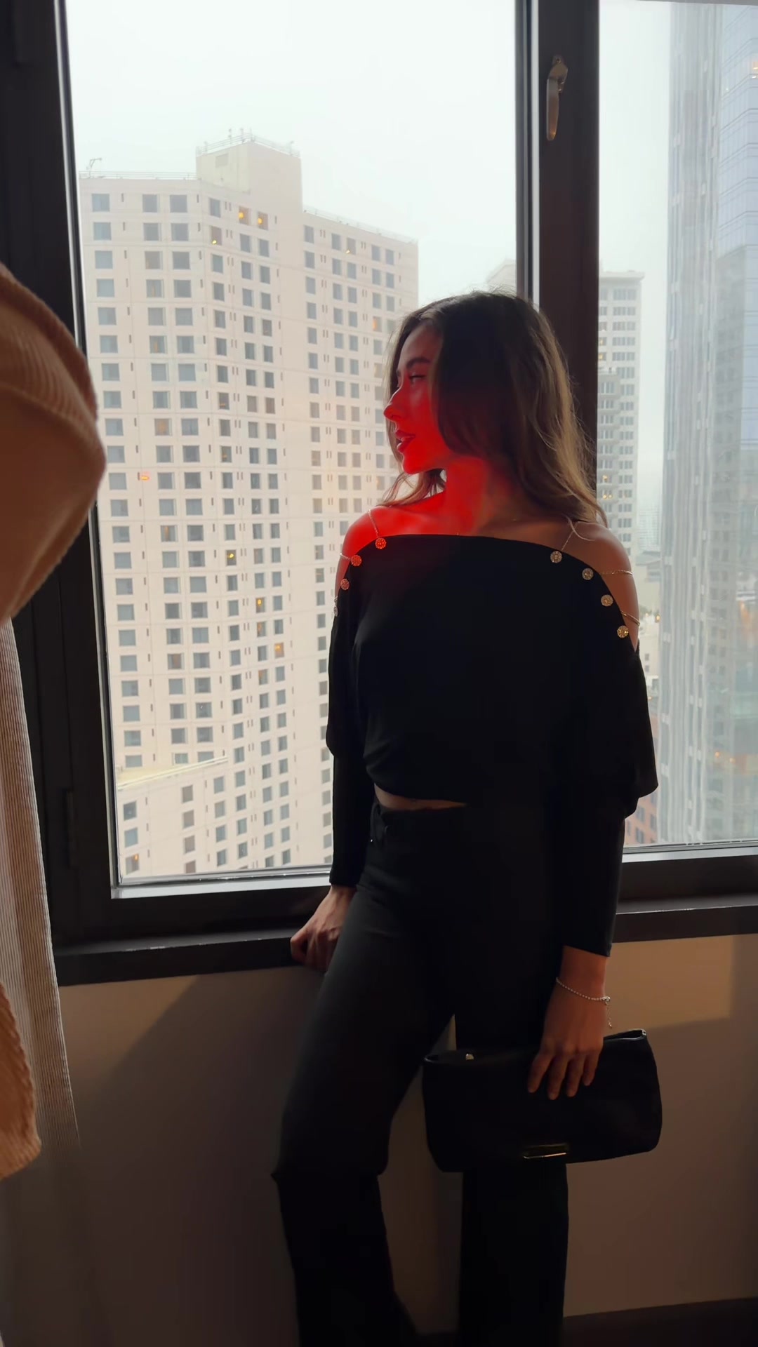 @Bella