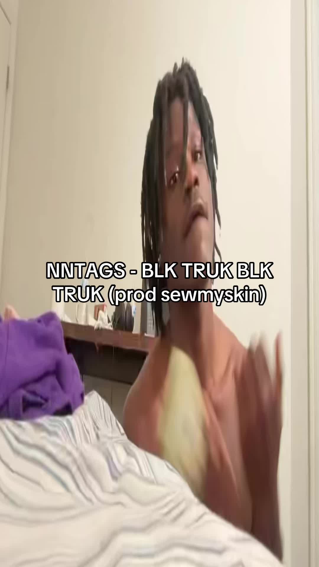 @🦠