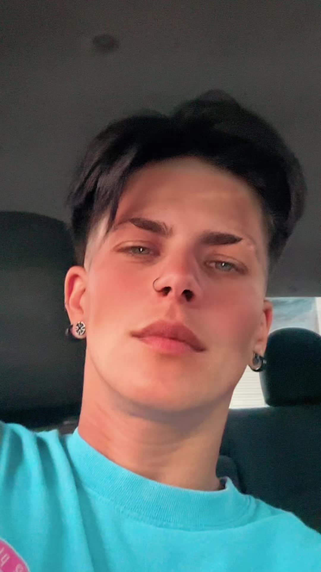 @Lezbesoforeal
