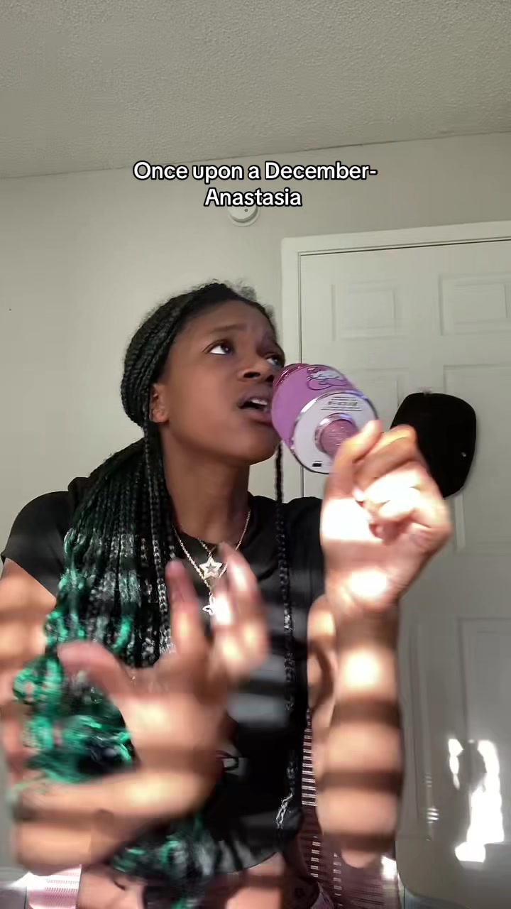 @LariahDeanne