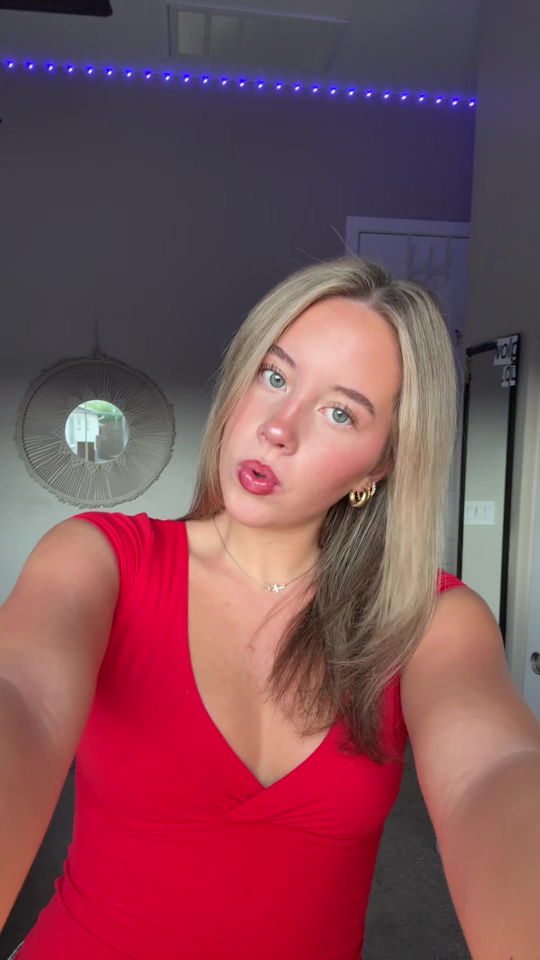 @shhhlolshlolllyay