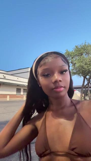 @naomithetopic