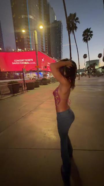 @Mia
