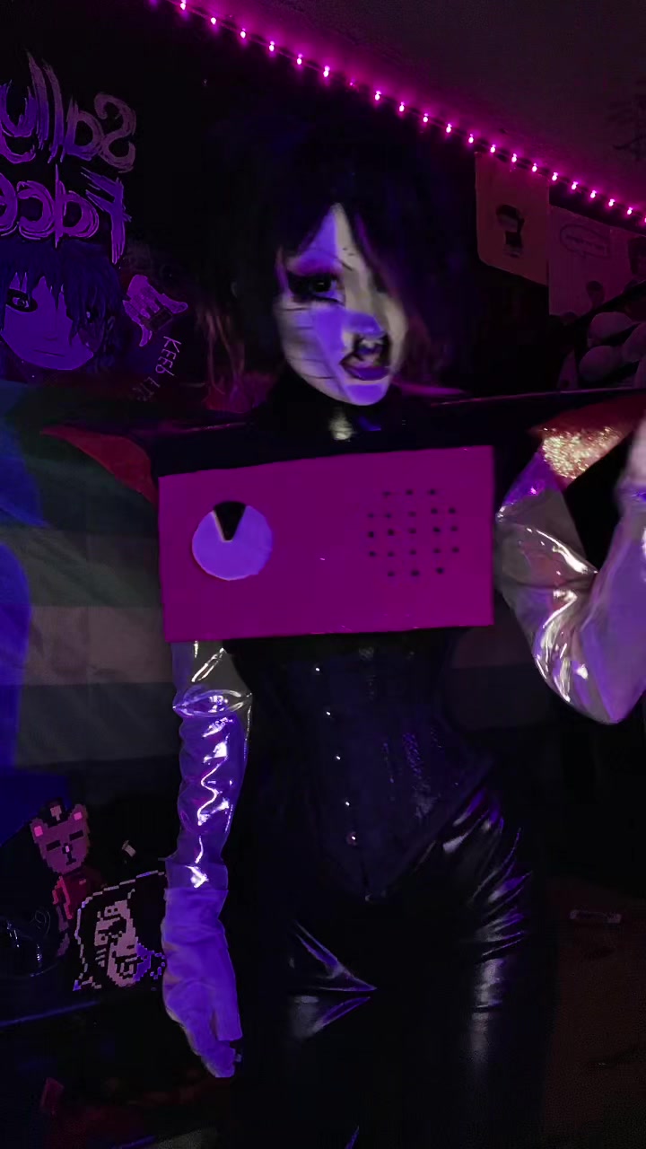 @Sollux 🦑🐇
