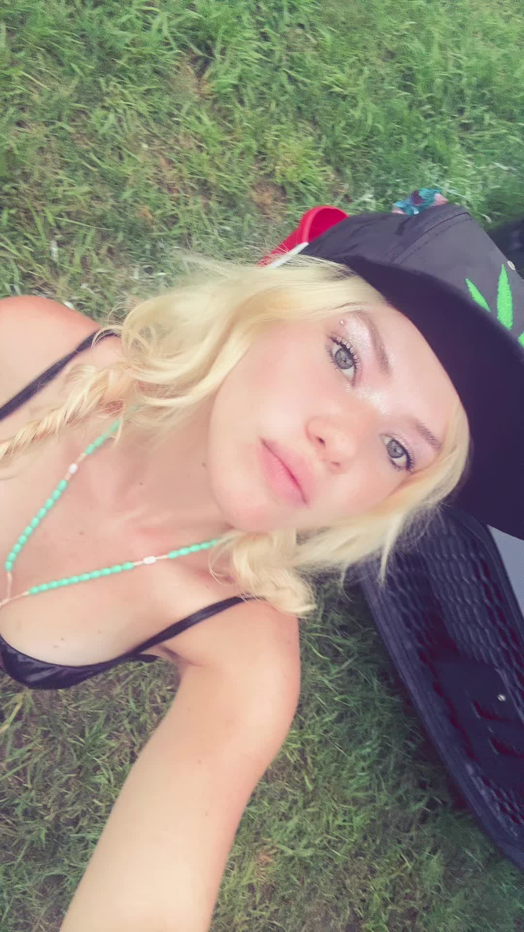 @emilymonsta
