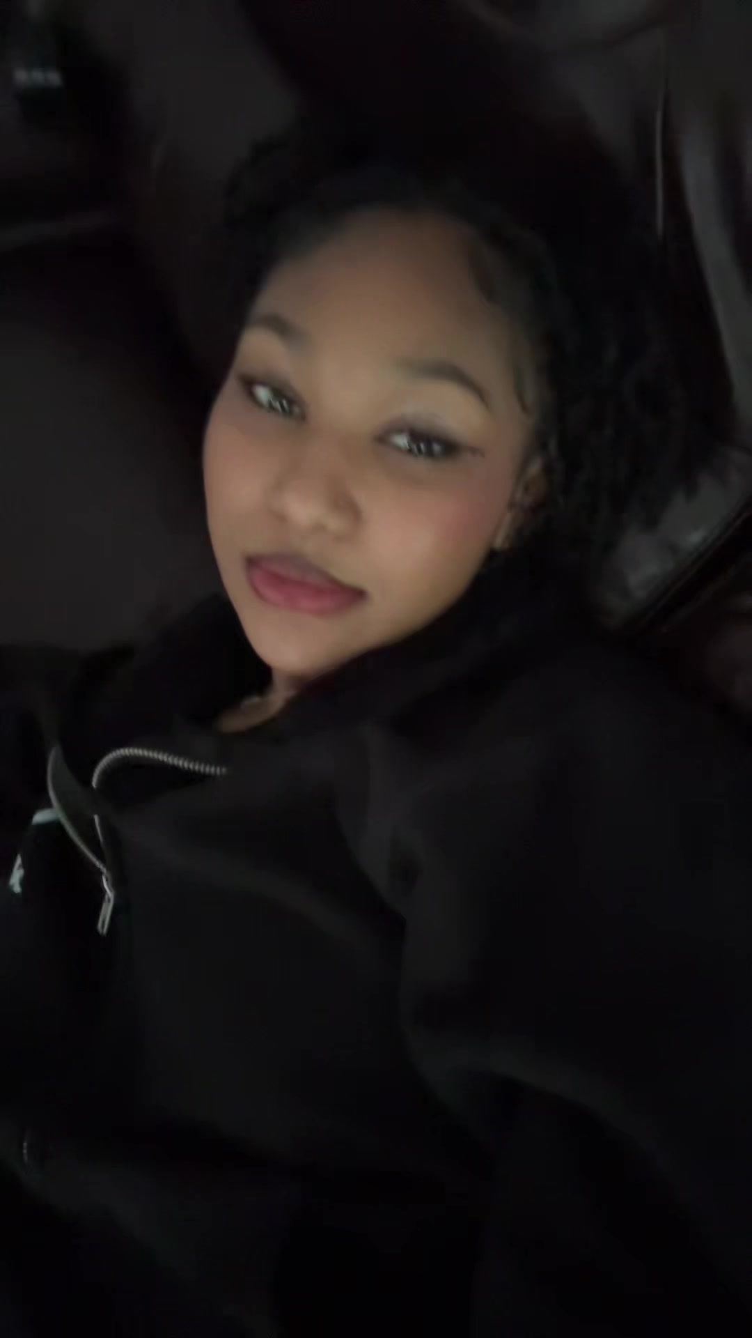 @NAOMI (the queen) & ZARIAH