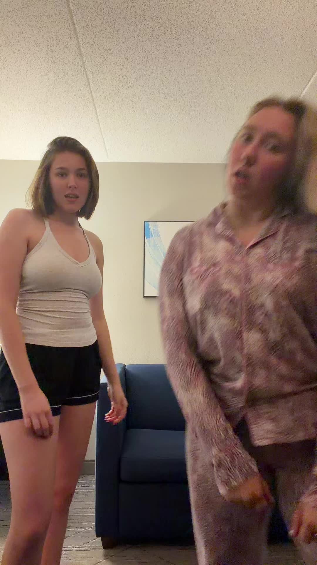 @olivia.