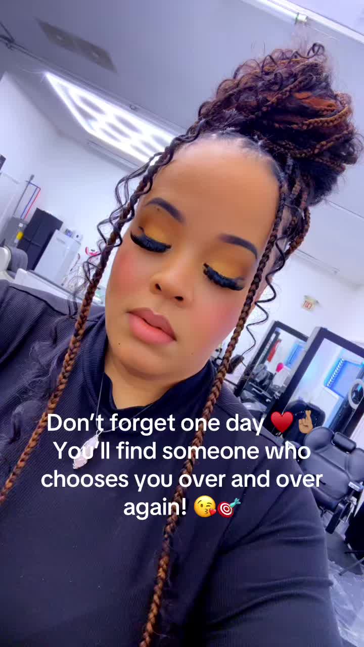 @MiMi 🎨🦋👑🦄
