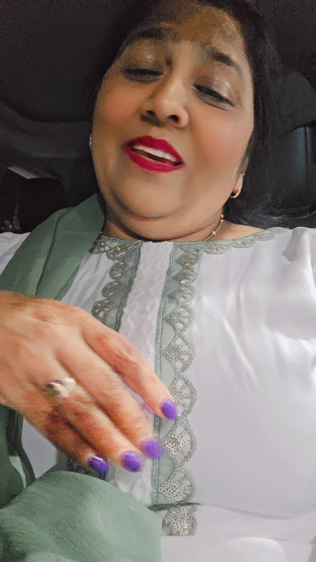 @rozy786