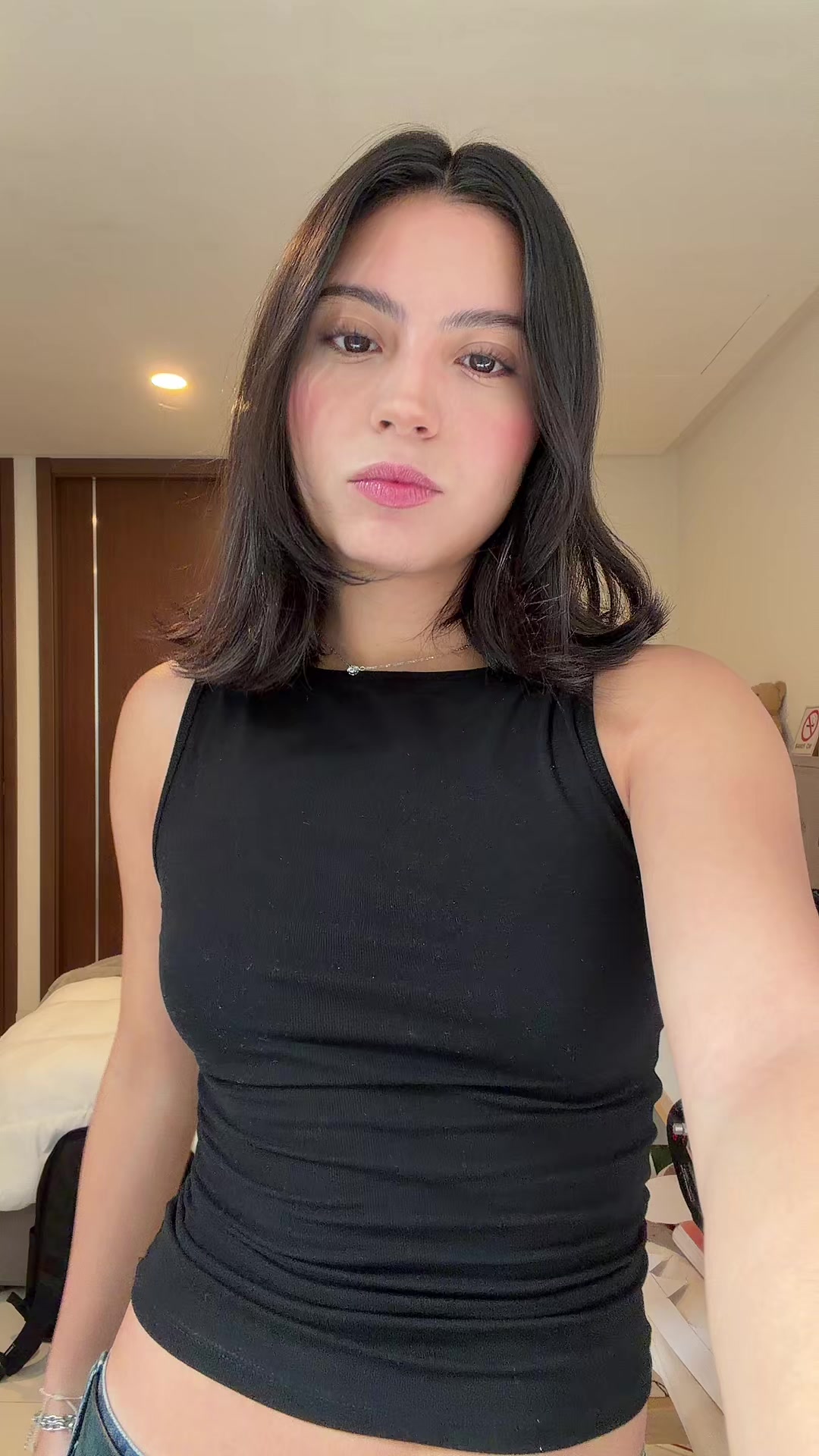 @loveehotmoms_