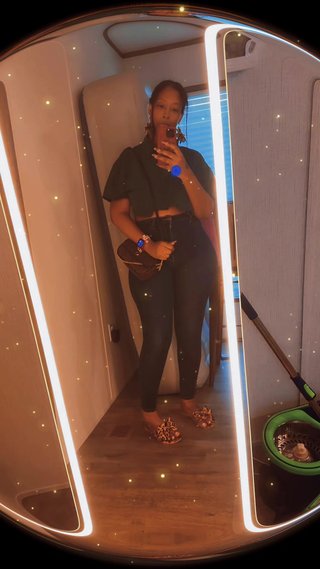 @latoyanicole008